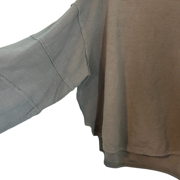 Free People Total Eclipse Pullover NWT Oversized SMALL in Cold Winter Gray - Picture 7 of 8